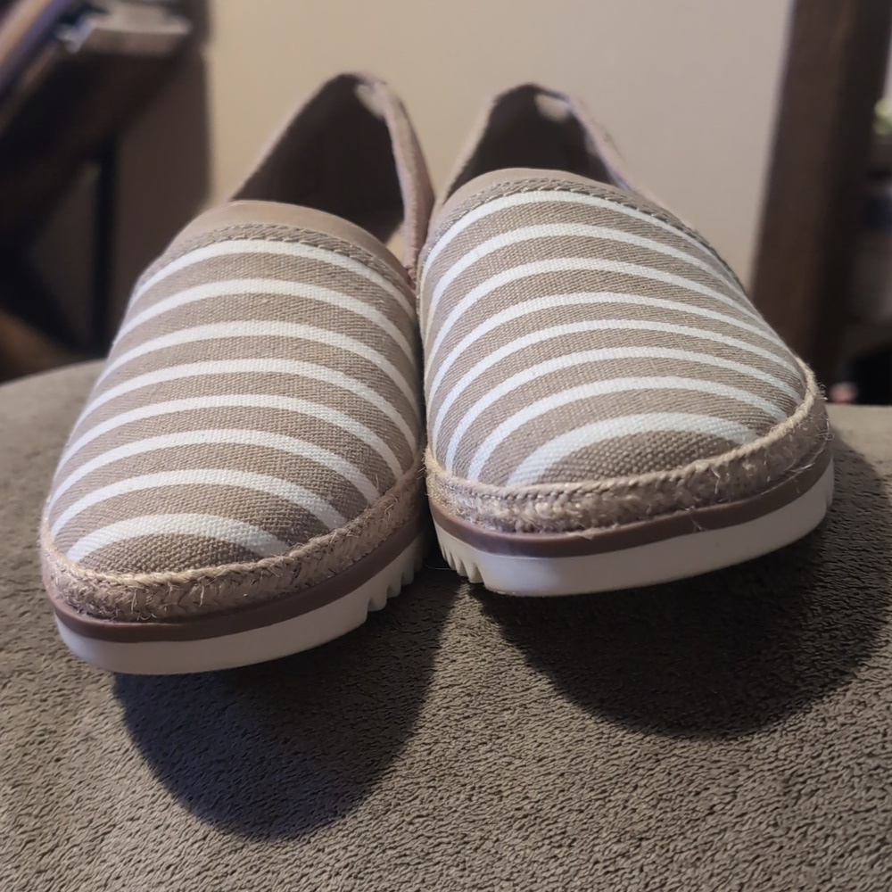 Clarks® Serena Paige Women's Slip-On Shoe - Picture 9 of 10